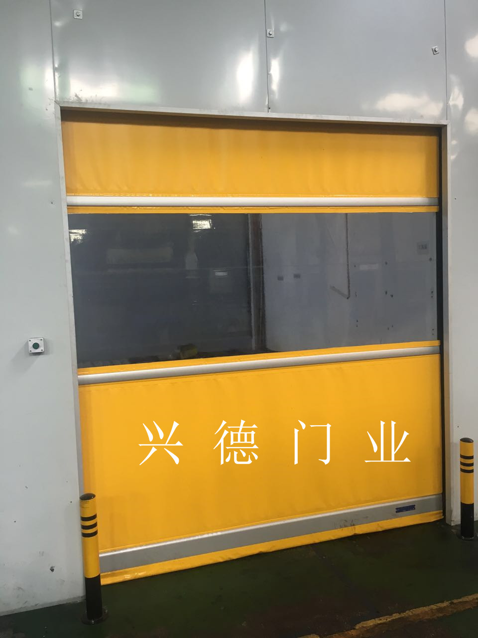 什么生產(chǎn)廠家定做硬質快速卷簾門質量好?